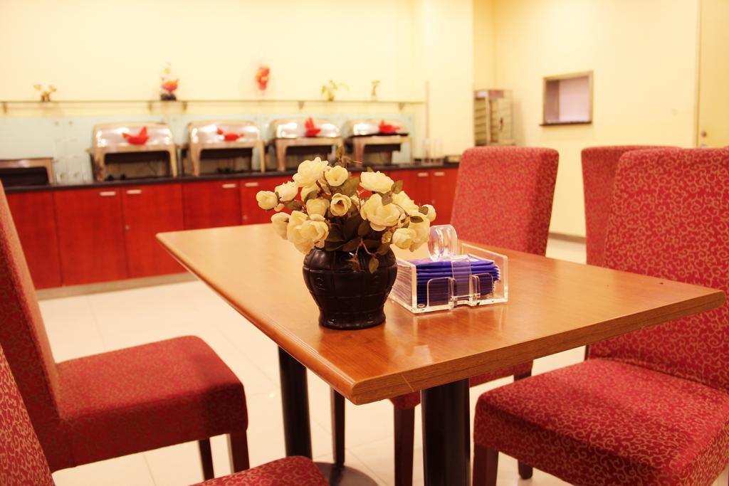 Hanting Express Qingdao South Chongqing Road エクステリア 写真